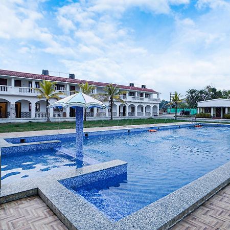 Silver Sand Eco Resort !! Beachfront !! With Biggest Pool And Huge Open Area !! Ideal For Weddings !! Couple Friendly !! มันดราโมนี ภายนอก รูปภาพ