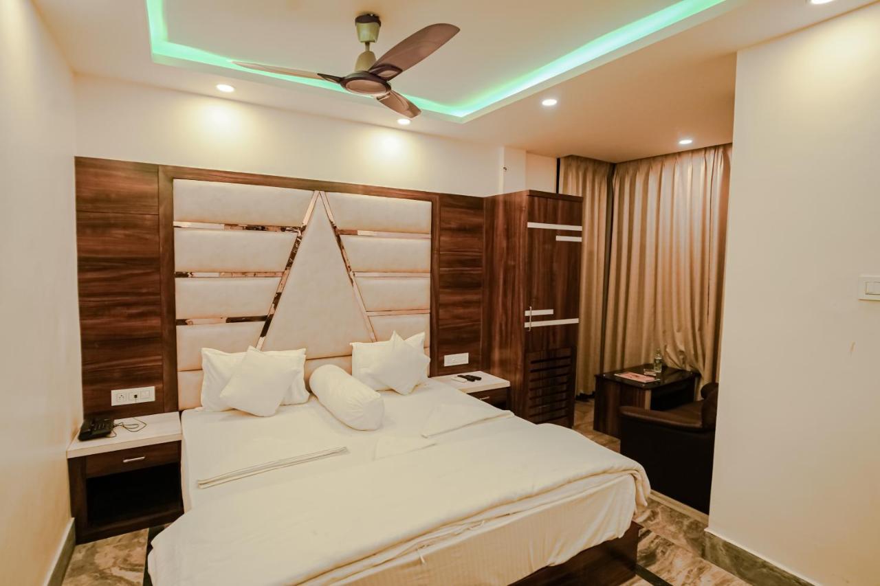 Silver Sand Eco Resort !! Beachfront !! With Biggest Pool And Huge Open Area !! Ideal For Weddings !! Couple Friendly !! มันดราโมนี ภายนอก รูปภาพ