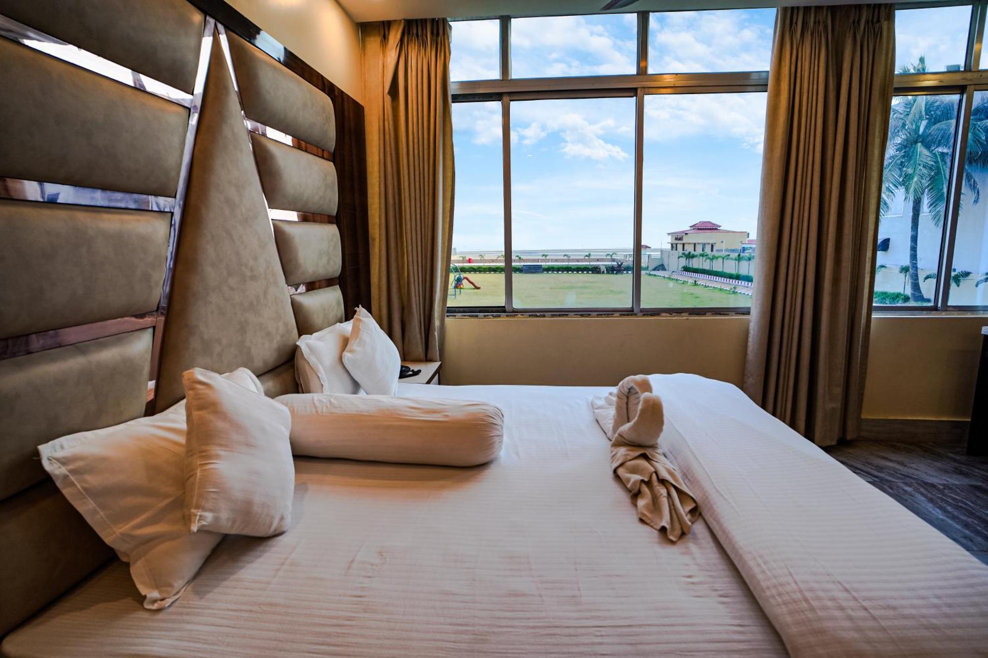 Silver Sand Eco Resort !! Beachfront !! With Biggest Pool And Huge Open Area !! Ideal For Weddings !! Couple Friendly !! มันดราโมนี ภายนอก รูปภาพ